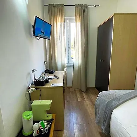 Lauro Otel