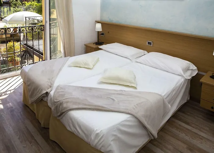 Lauro 3* Граведона