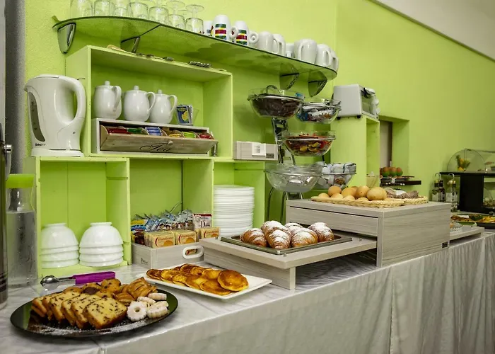 Отель Lauro Граведона